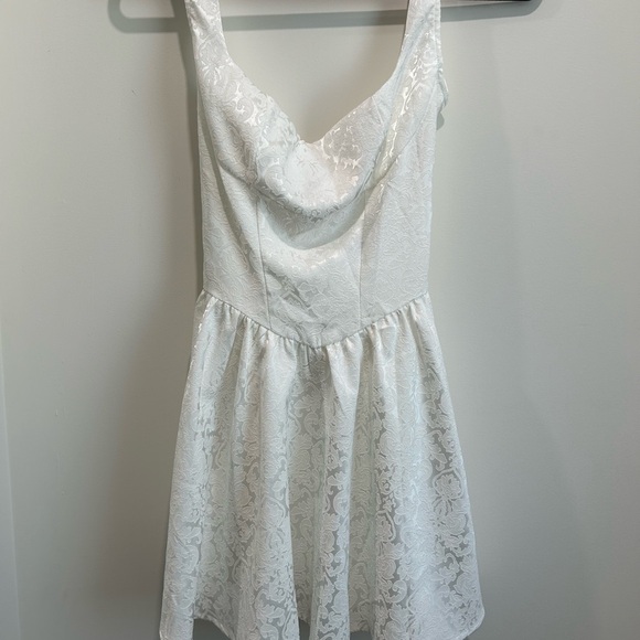 Lucy In The Sky Jacquard Mini Dress in White - Picture 5 of 6